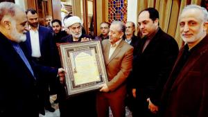 اهداء نشان ولایت: دکتر علیرضا هزار/ چهره ماندگار در حوزه تبلیغ