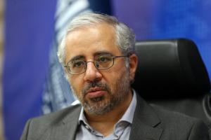  تقدیر  دکتر باقری لنکرانی وزیر بهداشت  از مدیرعامل مجمع خیرین سلامت اصفهان به پاس ساخت فضاهای بیمارستانی/۸۸