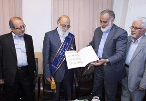 نشان سلامت اهدایی:‌ مهندس مهدی چمران/ رئیس شورای شهر تهران 