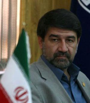 تقدیر ریس دانشگاه صنعتی اصفهان از سیدحسین رضازاده به پاس احداث فاز دوم  خوابگاه های خیریه دانشجویی