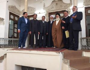 عکس/ دیدار مدیرعامل و معاون پژوهشی مؤسسه اهل البیت با آیت الله علوی بروجردی در بیت مرحوم آیت الله العظمی بروجردی (ره)