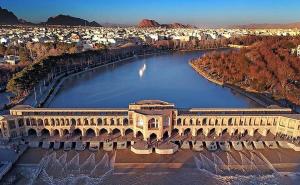 تقدیر مسولان استانی از سید حسین رضازاده به پاس قعالیت در حوزه سلامت/ در سال 95