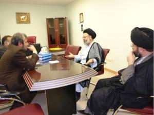 عکس/ دیدار حجت الاسلام و المسلمین دکتر سید محمد حسینی قزوینی با مدیرعامل و معاونین موسسه اهل البیت در شهریورماه ۸۶