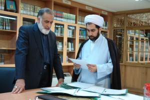 عکس/ دیدار حجت الاسلام و المسلمین دکتر جواد ادبی با مدیرعامل مؤسسه اهل البیت در خردادماه ۹۰
