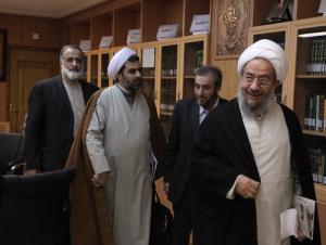 عکس/ دیدار حضرت آیت الله مقتدایی با مدیرعامل و معاونین مؤسسه اهل البیت در بهمن ماه ۸۷