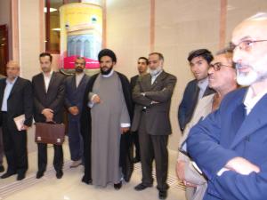 عکس/ دیدار حسین انواری به همراه محمدجواد صدق با مدیرعامل و معاونین موسسه اهل البیت در تیرماه ۸۵
