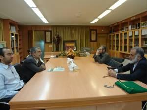 عکس/ دیدار دکتر احمد زمانی با مدیرعامل و معاونین موسسه اهل البیت در خردادماه ۸۹