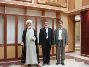 عکس/ دیدار حجت الاسلام و المسلمین حاج شیخ محمد تقی رهبر با مدیرعامل و معاونین مؤسسه اهل البیت در اردبیهشت ماه ۸۵