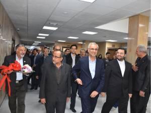 عکس/ مراسم افتتاح مجتمع درمانی، خدماتی و فرهنگی حضرت قمر بنی هاشم (ع) نجف آباد در دیماه ۹۵