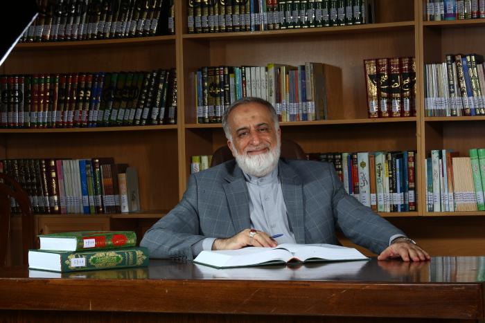 سیدحسین رضازاده/ عضو کارگروه تدوین و تنظیم وقف نامه موسسه اهل البیت (ع)