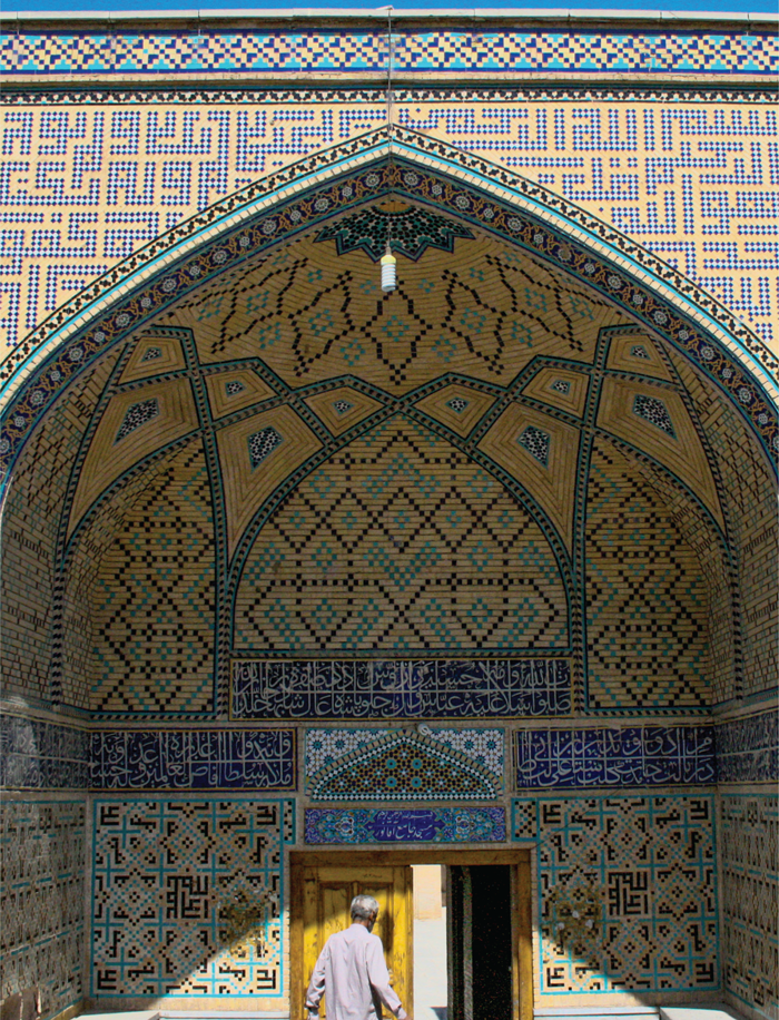 سردرب ورودی مسجد جامع آقا نور